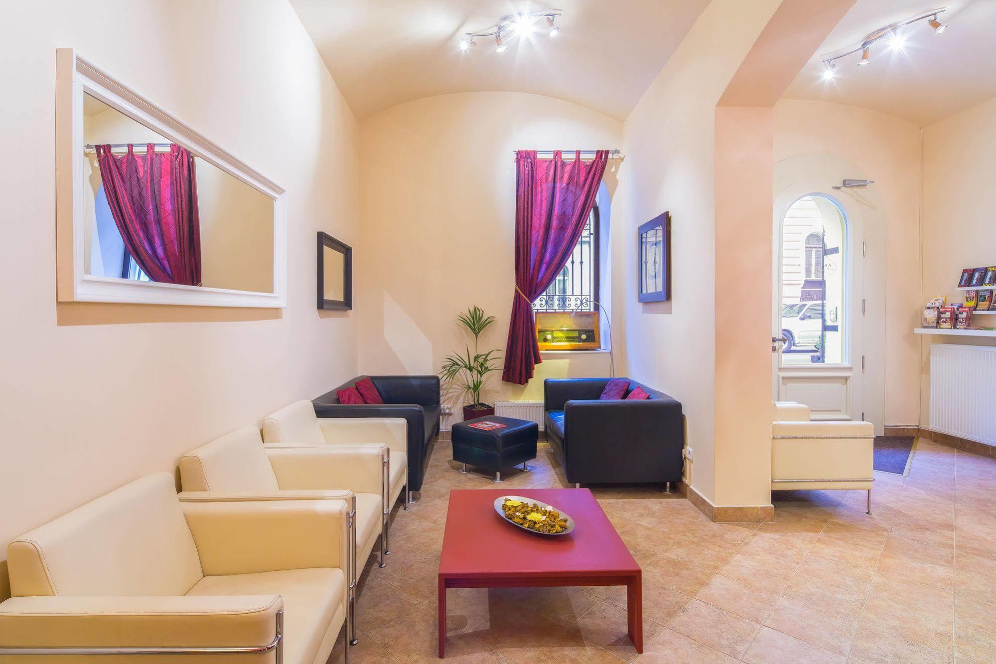 City Lounge Hotel Прага Экстерьер фото