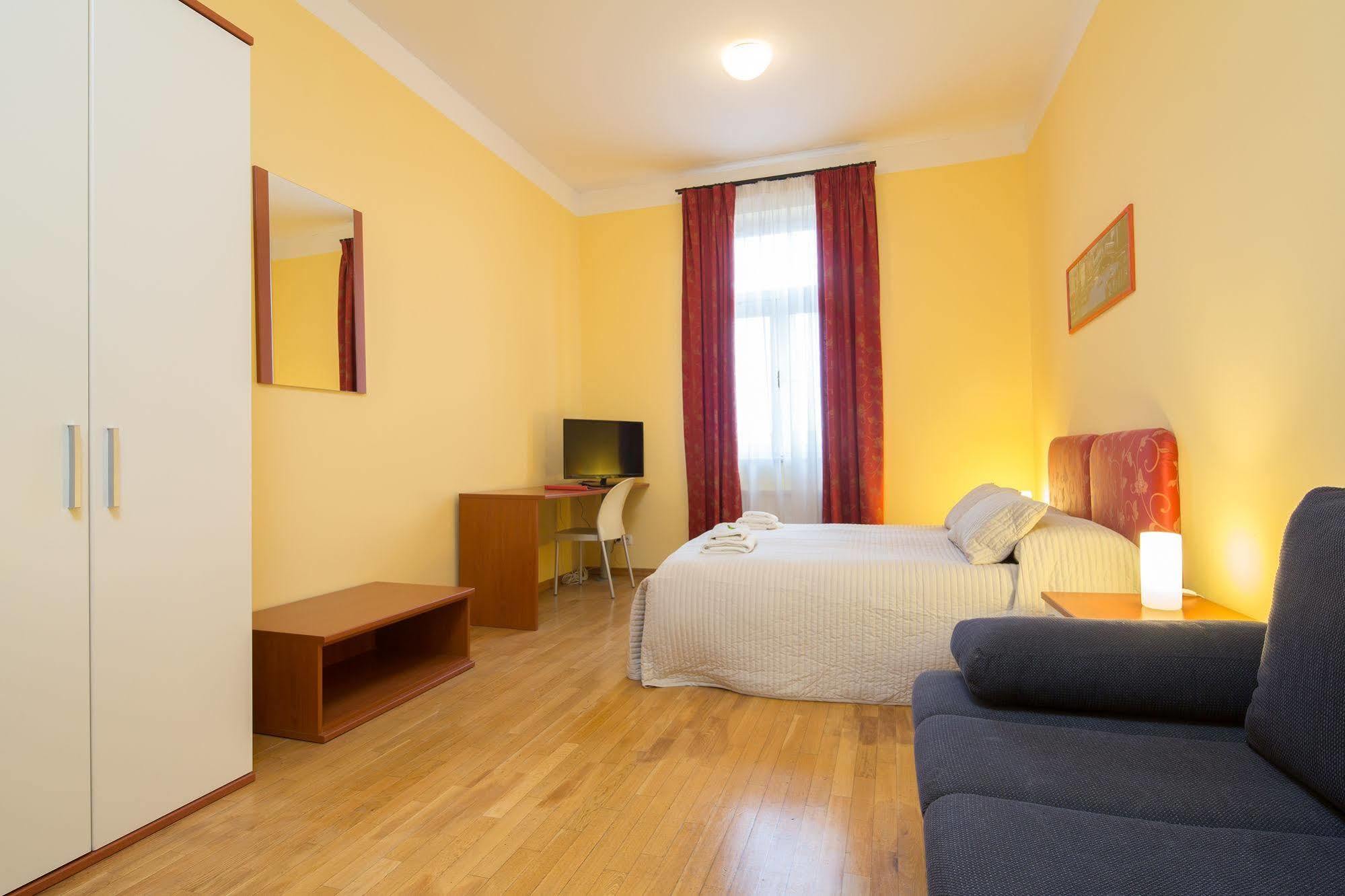 City Lounge Hotel Прага Экстерьер фото
