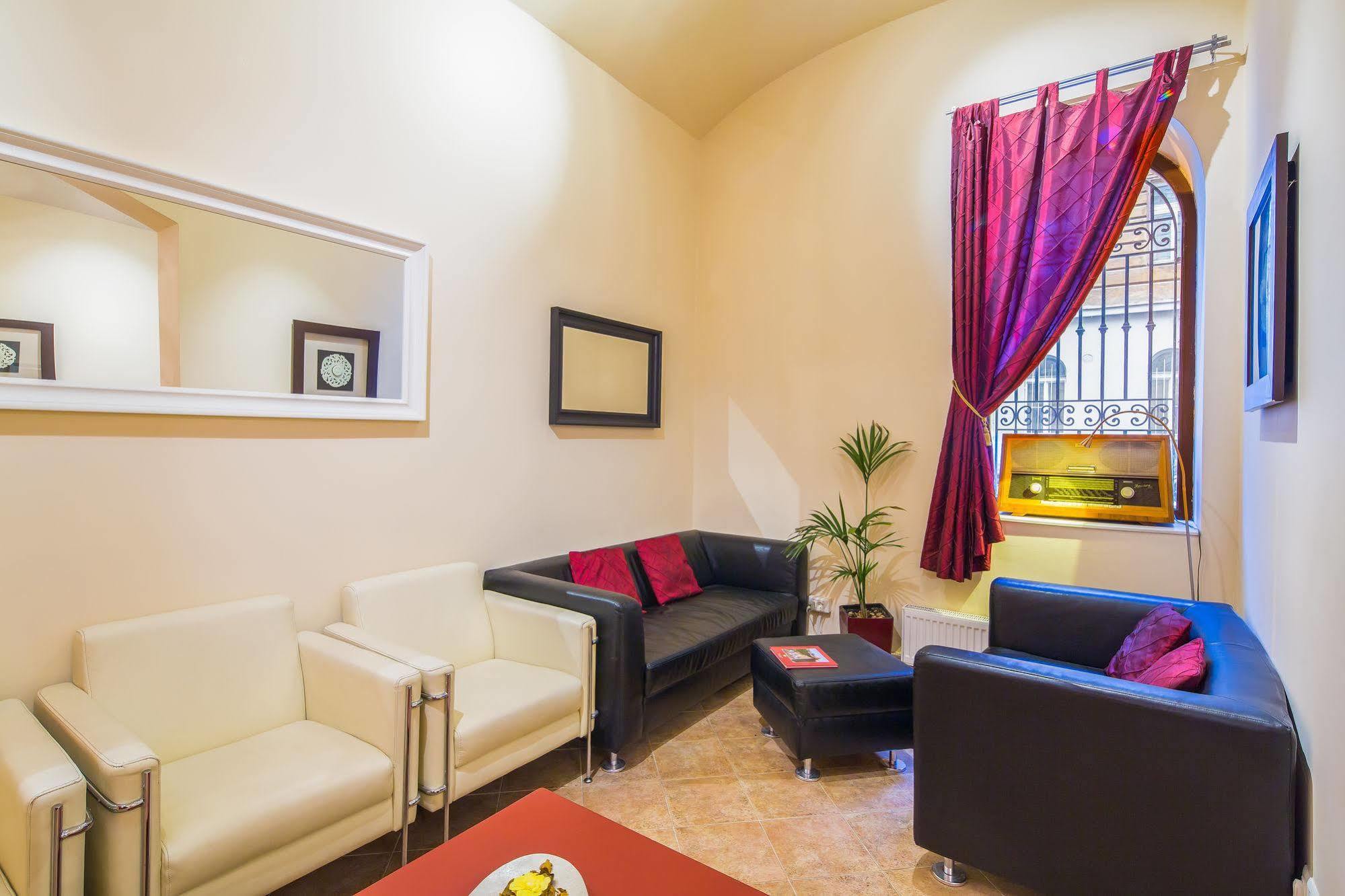 City Lounge Hotel Прага Экстерьер фото
